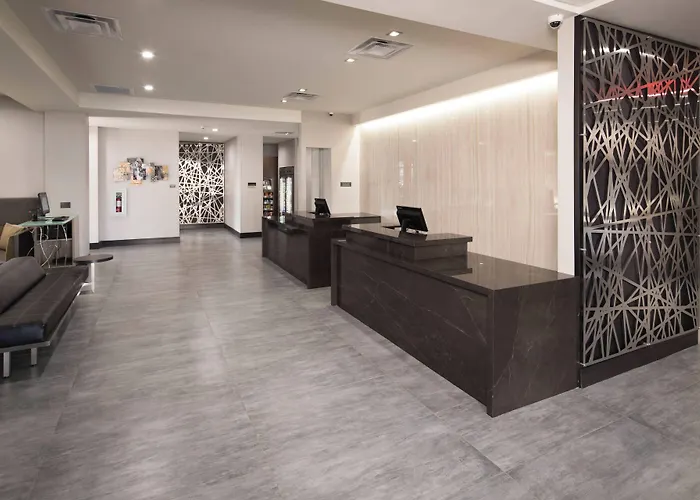 By Marriott Downtown 3*