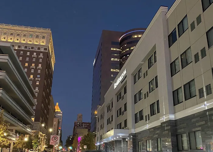 By Marriott Downtown Hotel