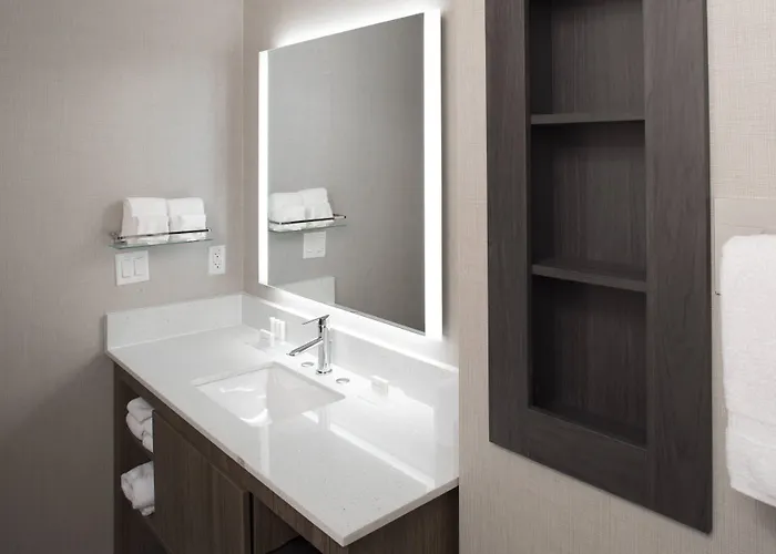 Hotel By Marriott Downtown 3*